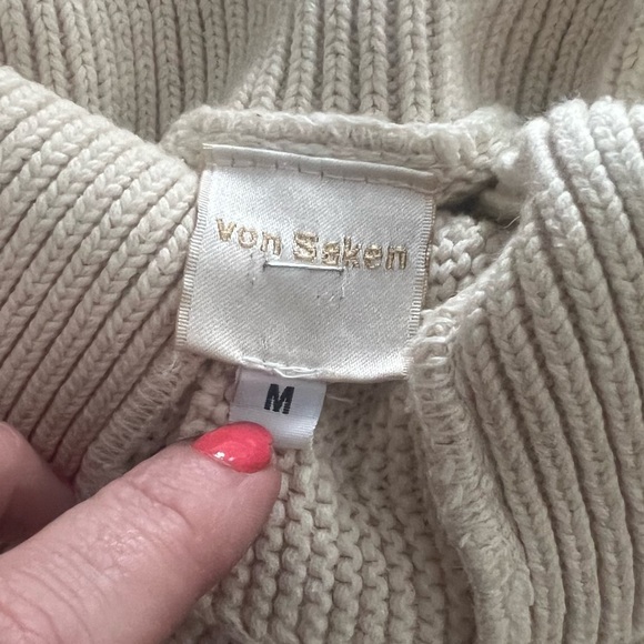Von Saken Versatile Turtleneck Sweater - Picture 6 of 6
